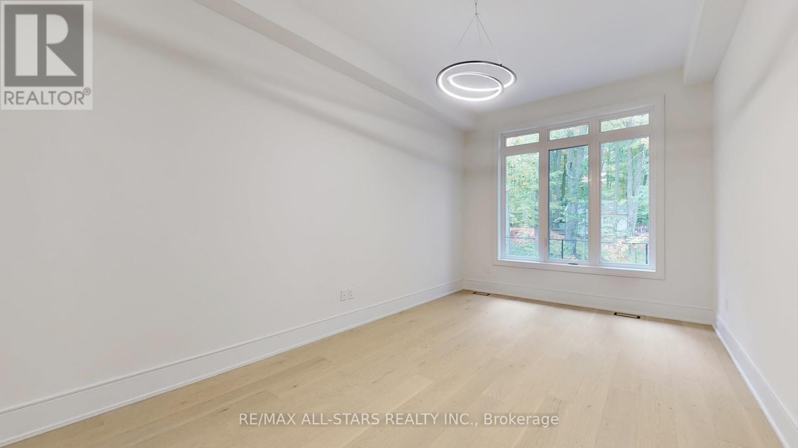 5 Vern Robertson Gate, Uxbridge, ON - Indoor Photo Showing Other Room