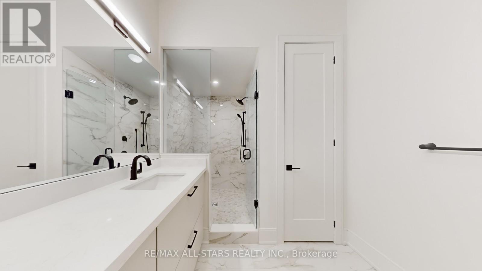 5 Vern Robertson Gate, Uxbridge, ON - Indoor Photo Showing Bathroom