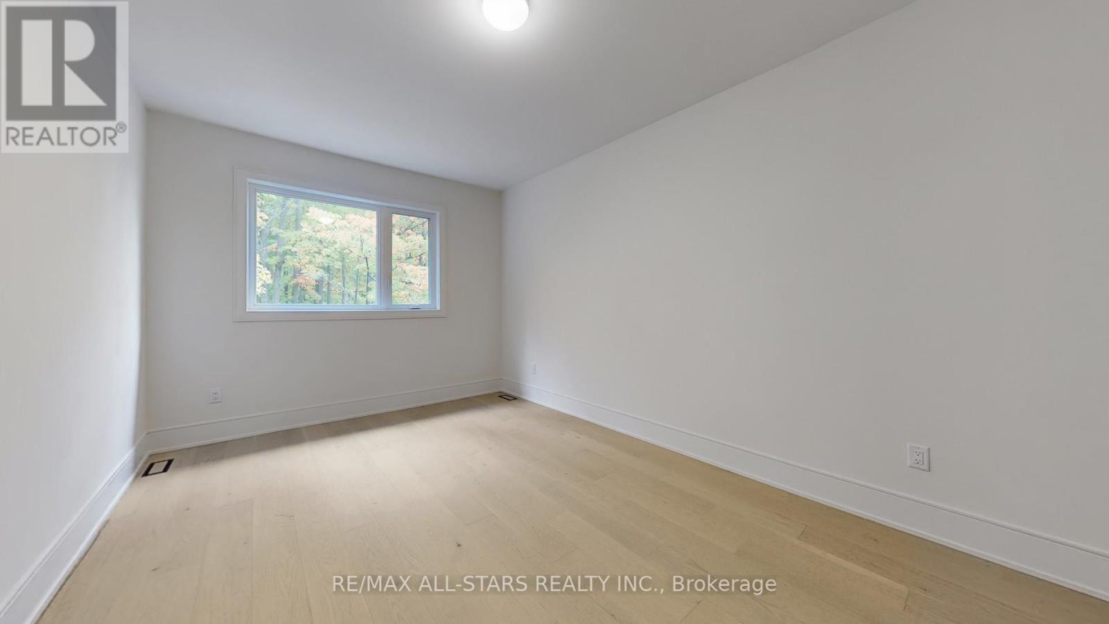 5 Vern Robertson Gate, Uxbridge, ON - Indoor Photo Showing Other Room