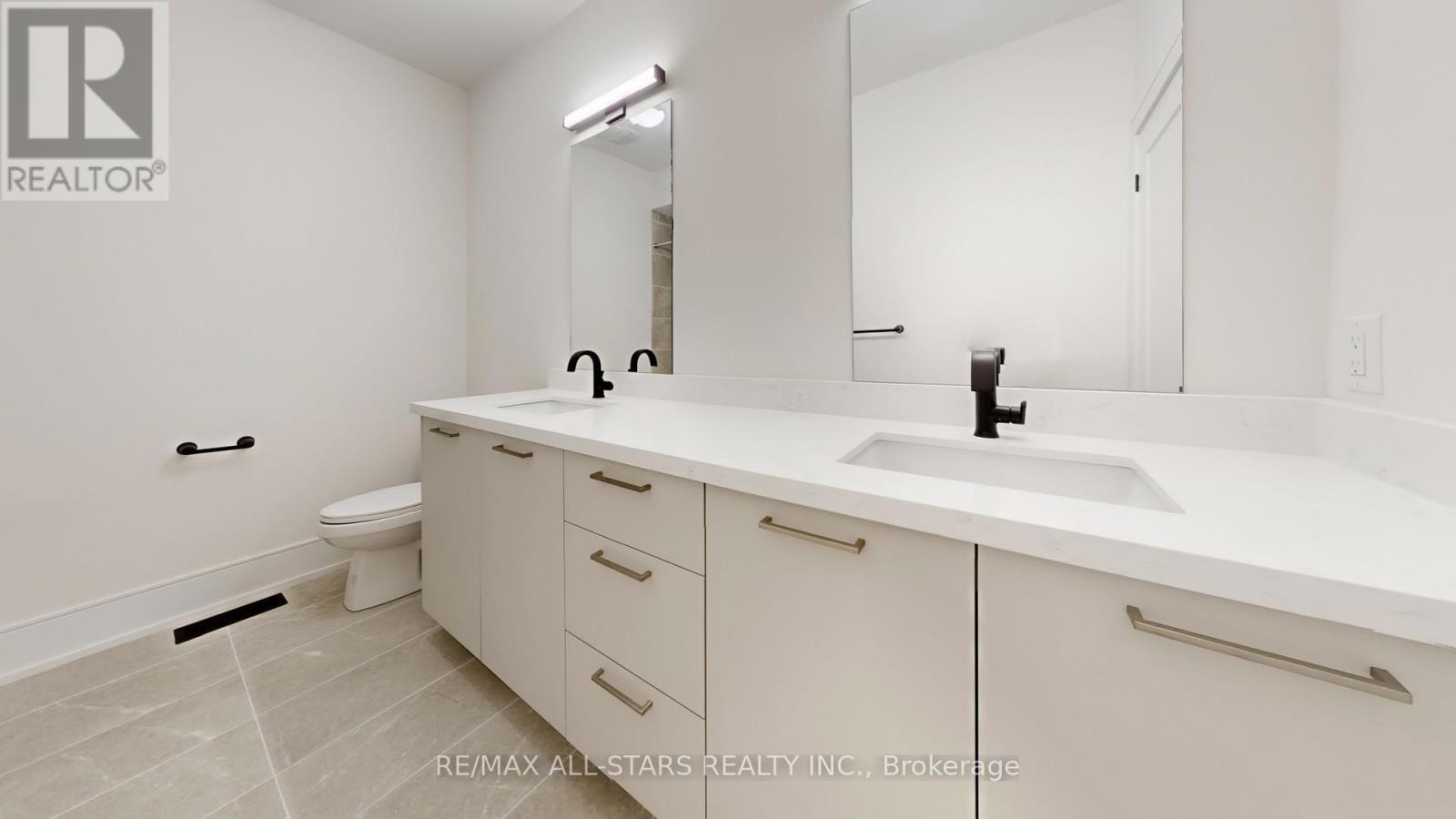 5 Vern Robertson Gate, Uxbridge, ON - Indoor Photo Showing Bathroom