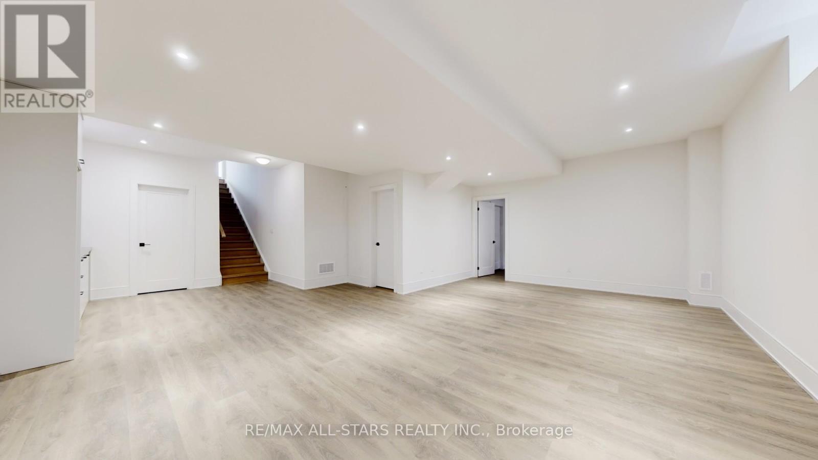 5 Vern Robertson Gate, Uxbridge, ON - Indoor Photo Showing Other Room