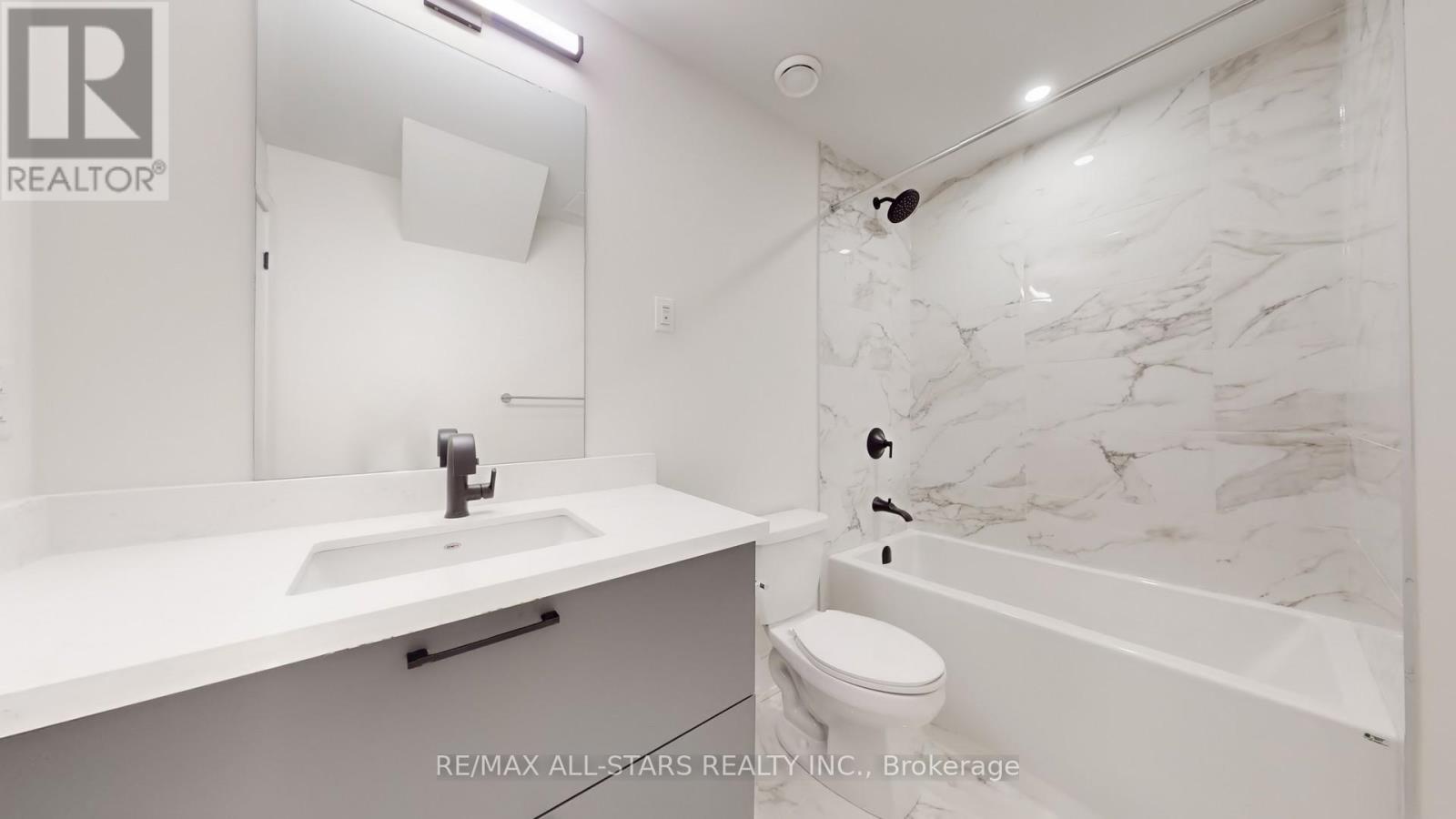 5 Vern Robertson Gate, Uxbridge, ON - Indoor Photo Showing Bathroom