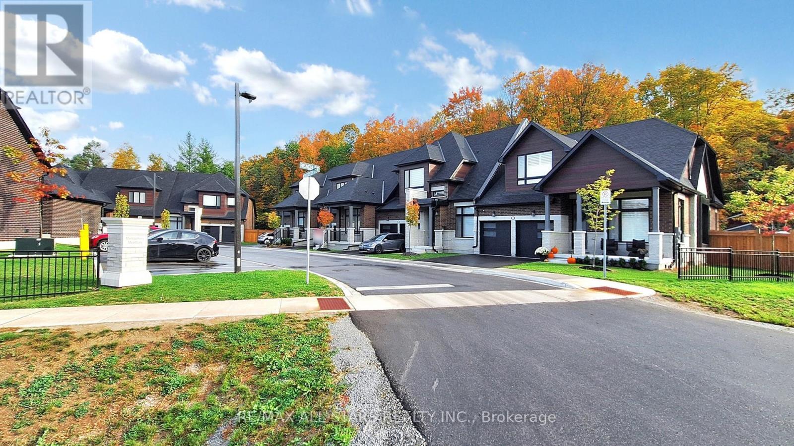 5 Vern Robertson Gate, Uxbridge, ON - Outdoor With Facade