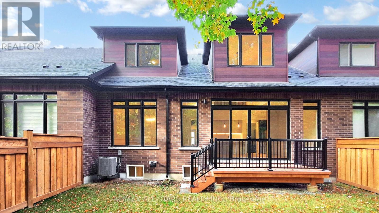 5 Vern Robertson Gate, Uxbridge, ON - Outdoor With Deck Patio Veranda With Exterior