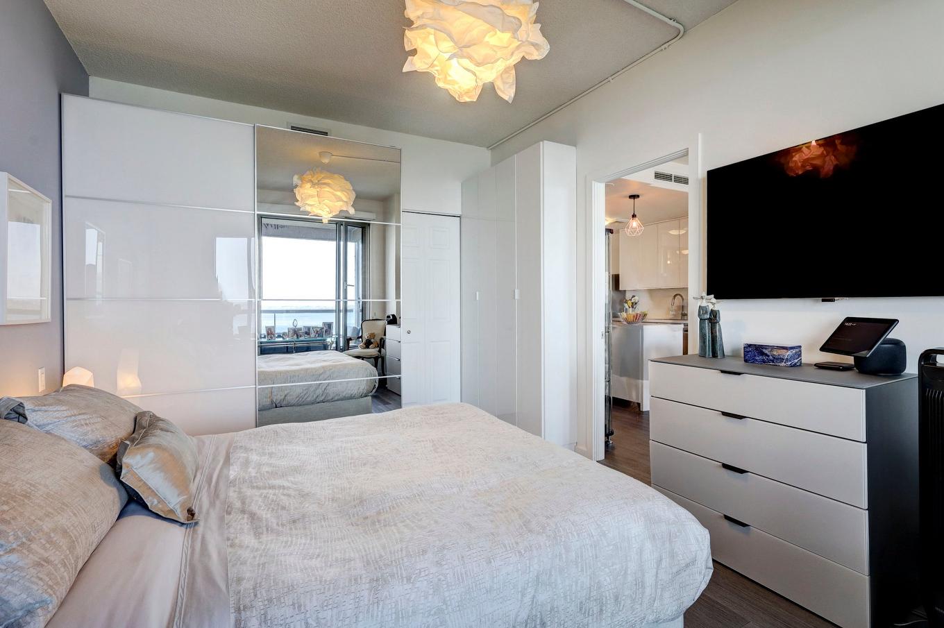 Chambre à coucher - 1407-100 Av. Des Sommets, Montréal (Verdun/Île-Des-Soeurs), QC - Indoor Photo Showing Bedroom