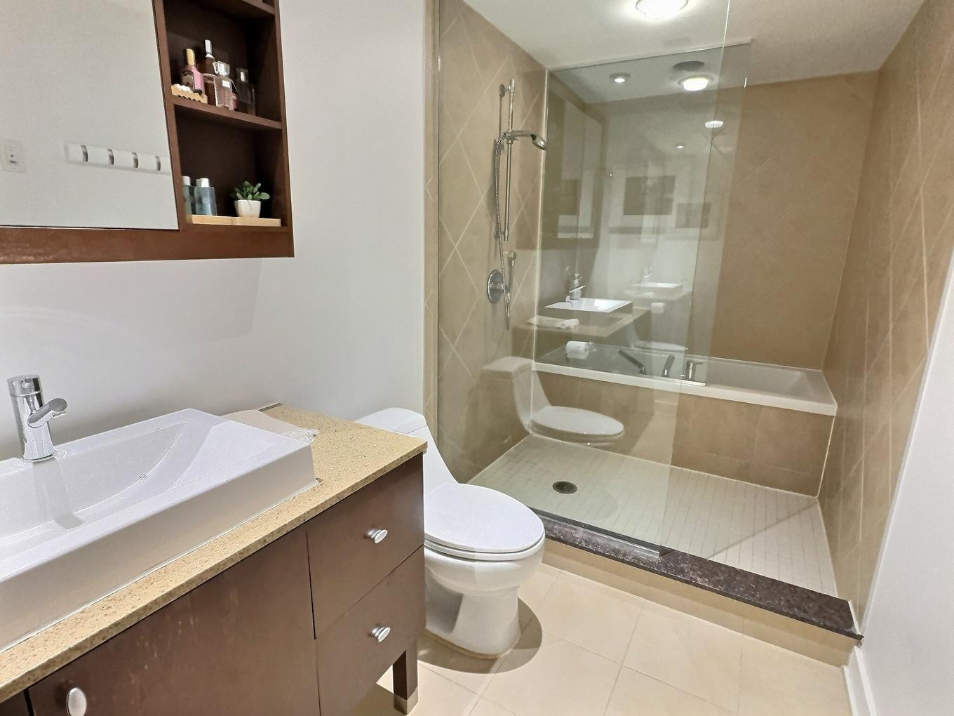 Salle de bains attenante à la CCP - 203-150 Ch. De La Pointe-Sud, Montréal (Verdun/Île-Des-Soeurs), QC - Indoor Photo Showing Bathroom