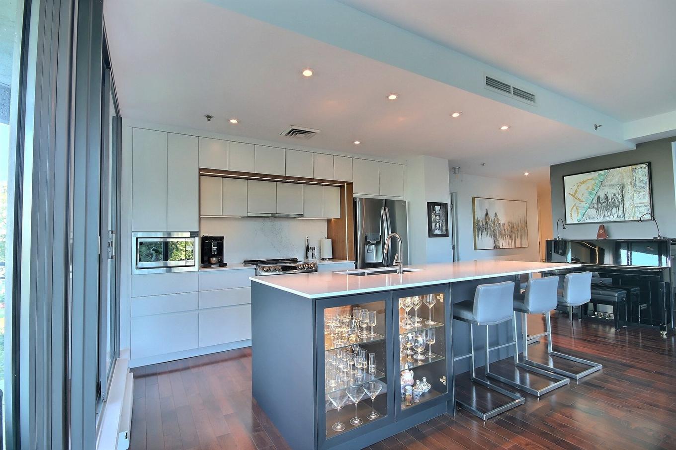 Cuisine - 203-150 Ch. De La Pointe-Sud, Montréal (Verdun/Île-Des-Soeurs), QC - Indoor Photo Showing Kitchen With Upgraded Kitchen