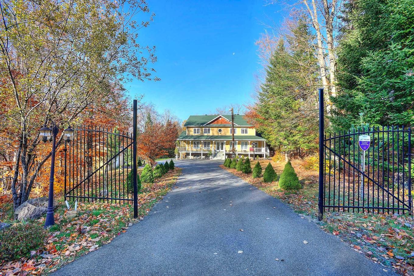 Façade - 512 Ch. Des Boisés, Mont-Tremblant, QC - Outdoor