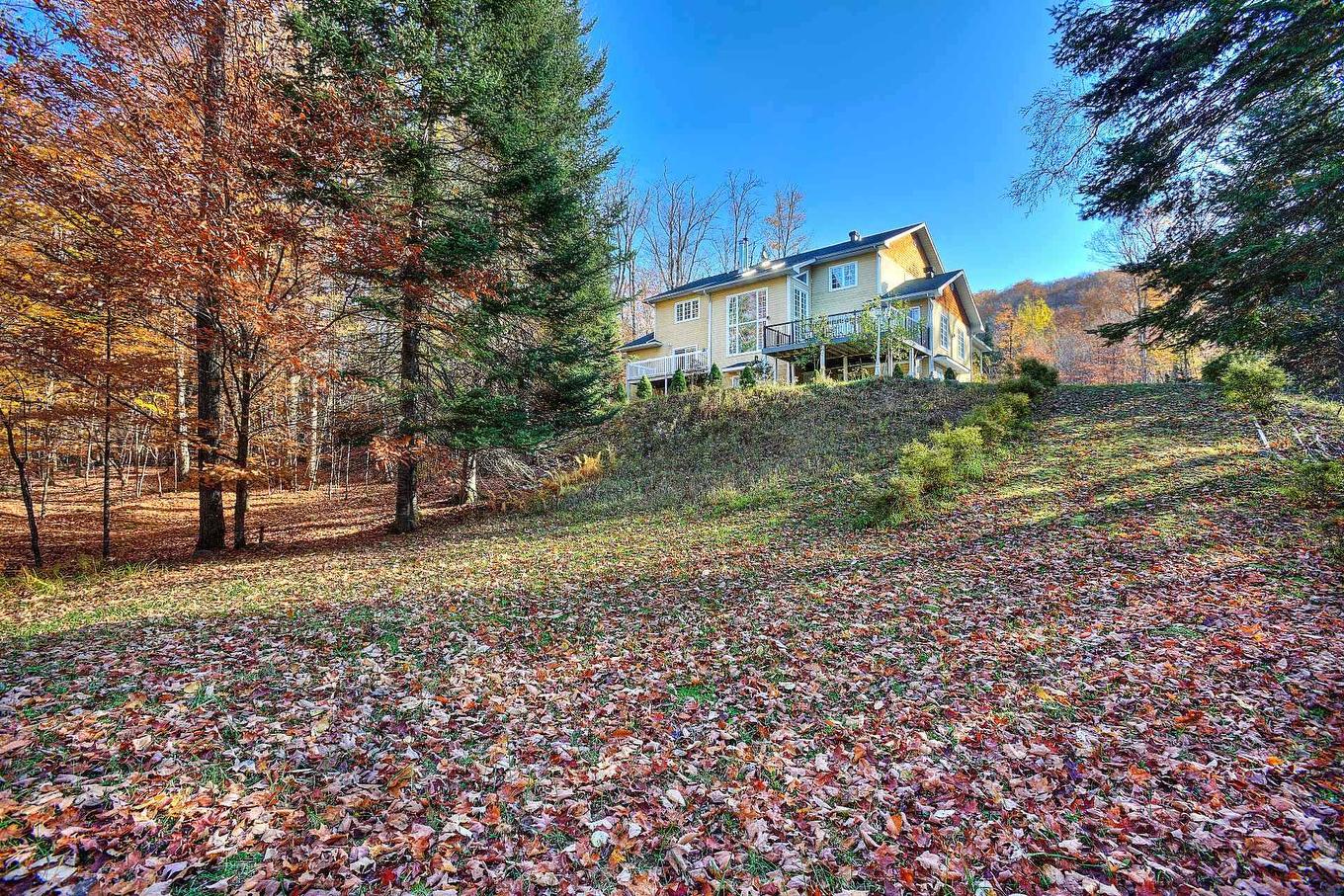 Cour - 512 Ch. Des Boisés, Mont-Tremblant, QC - Outdoor