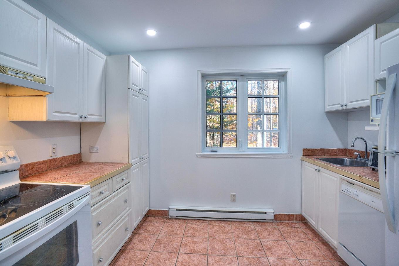 Cuisine - 512 Ch. Des Boisés, Mont-Tremblant, QC - Indoor Photo Showing Kitchen