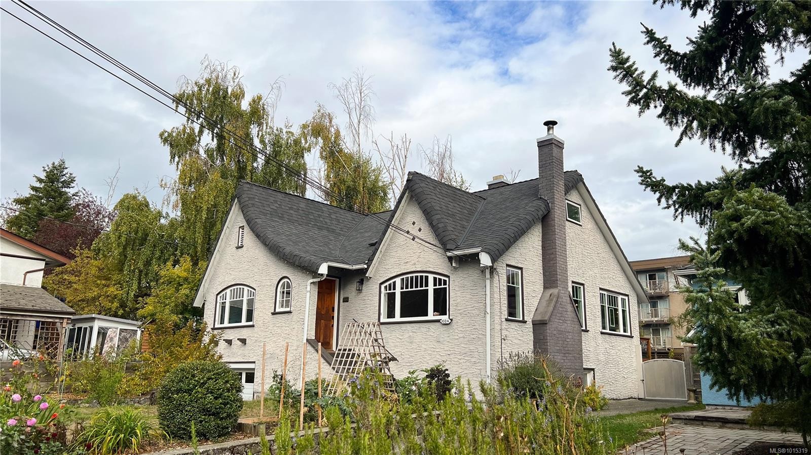 1024 Tolmie Ave, Saanich, BC