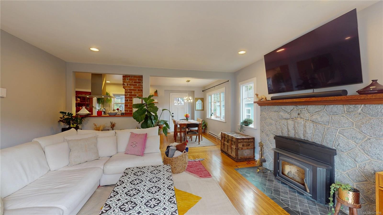 1024 Tolmie Ave, Saanich, BC