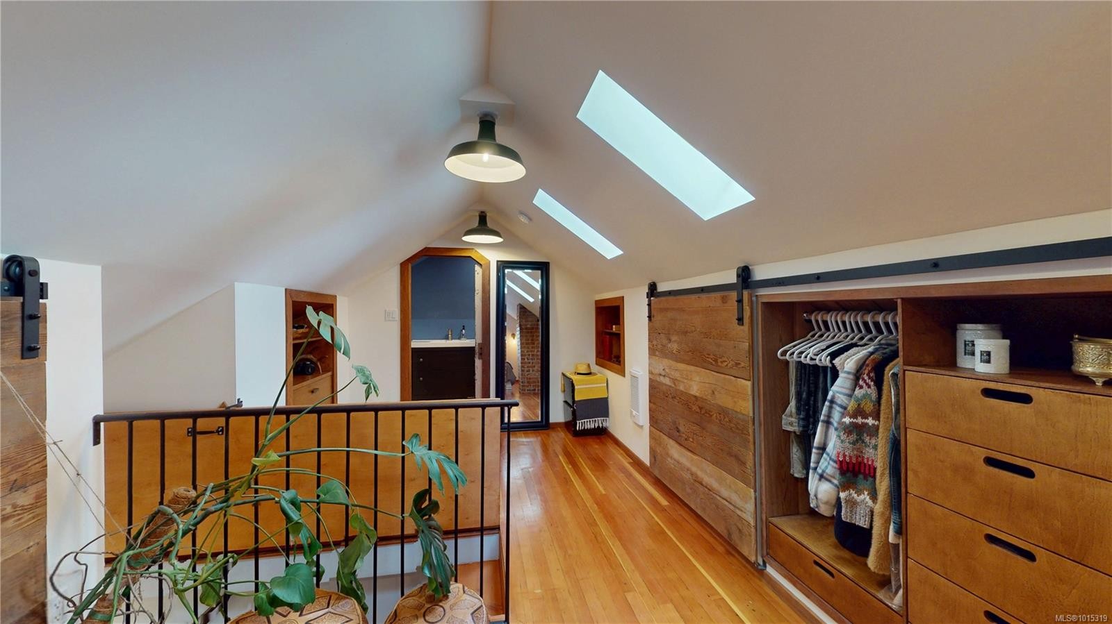 1024 Tolmie Ave, Saanich, BC