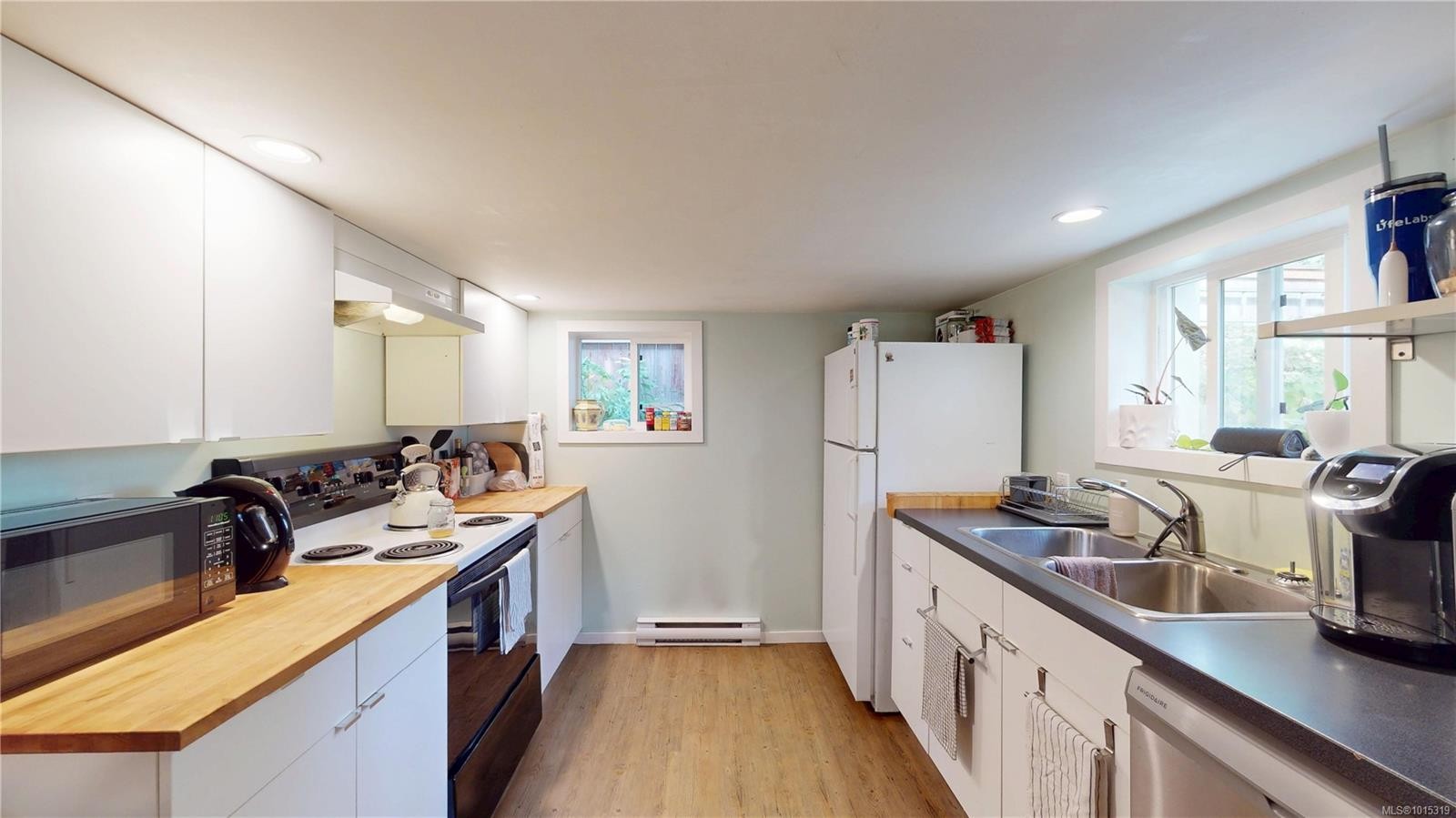 1024 Tolmie Ave, Saanich, BC