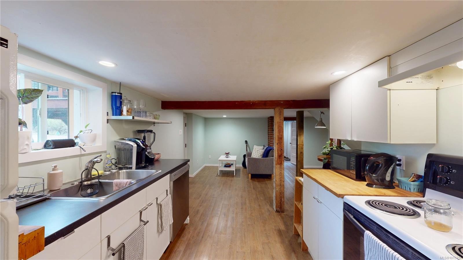 1024 Tolmie Ave, Saanich, BC