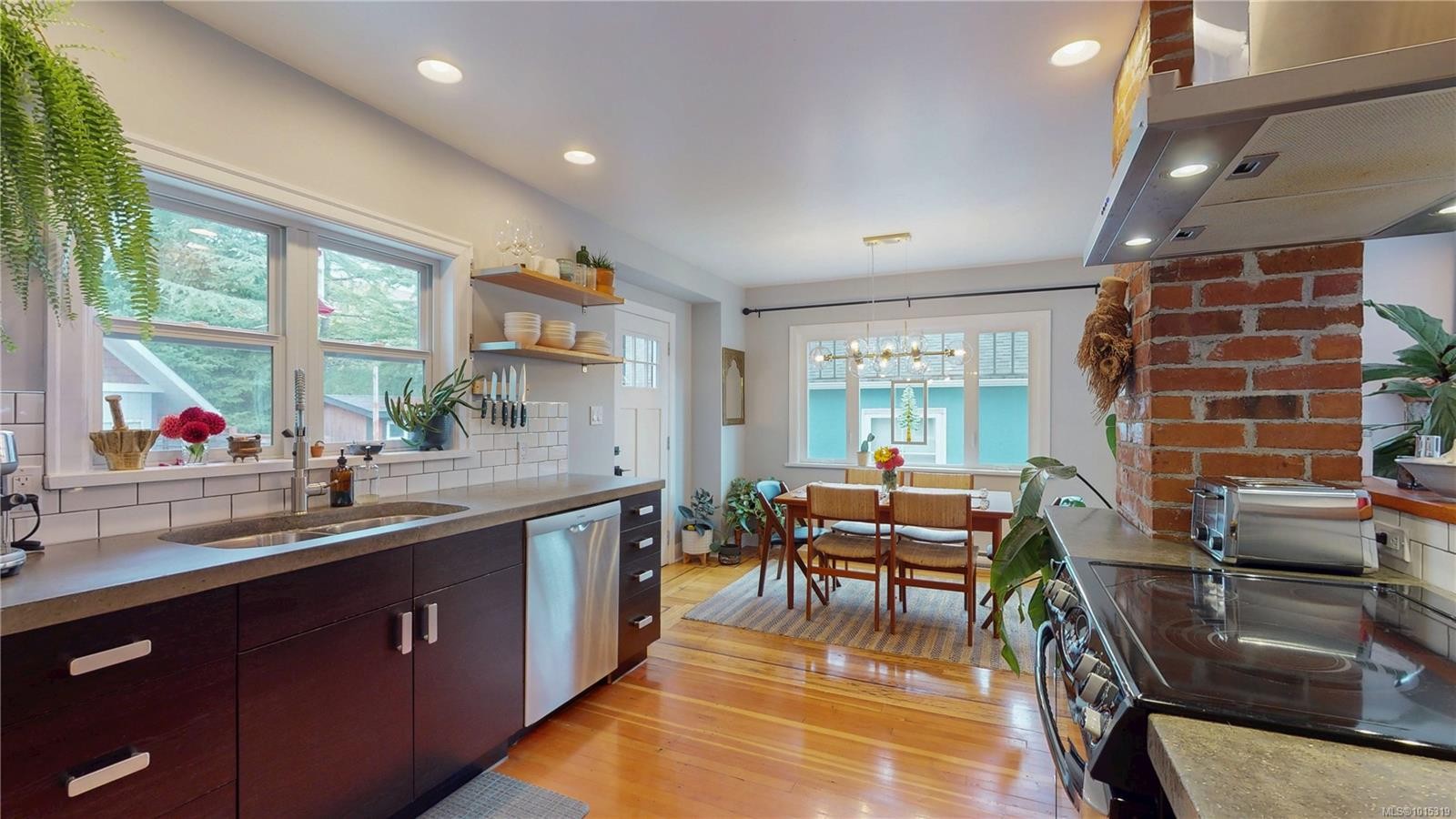 1024 Tolmie Ave, Saanich, BC