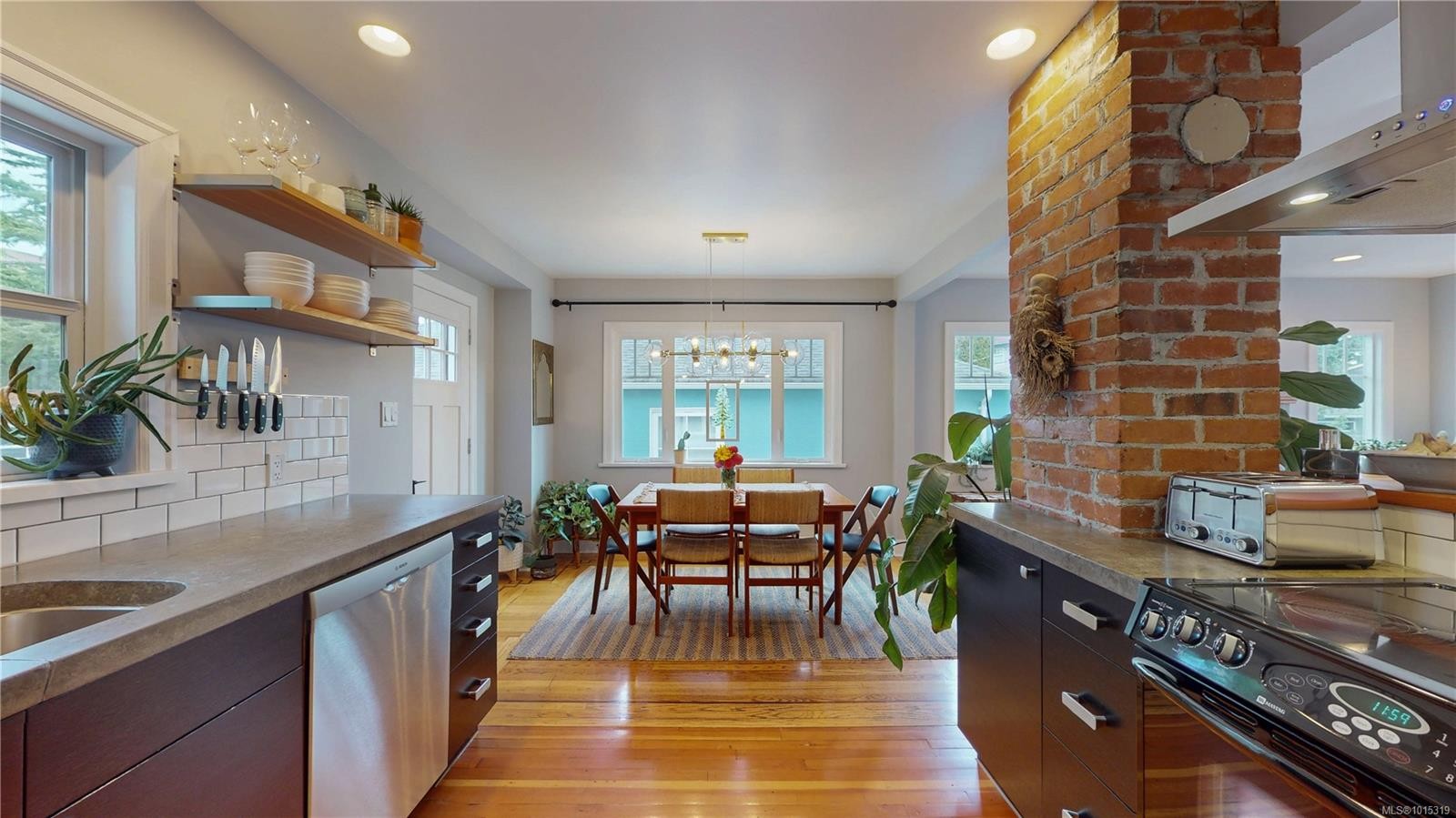 1024 Tolmie Ave, Saanich, BC