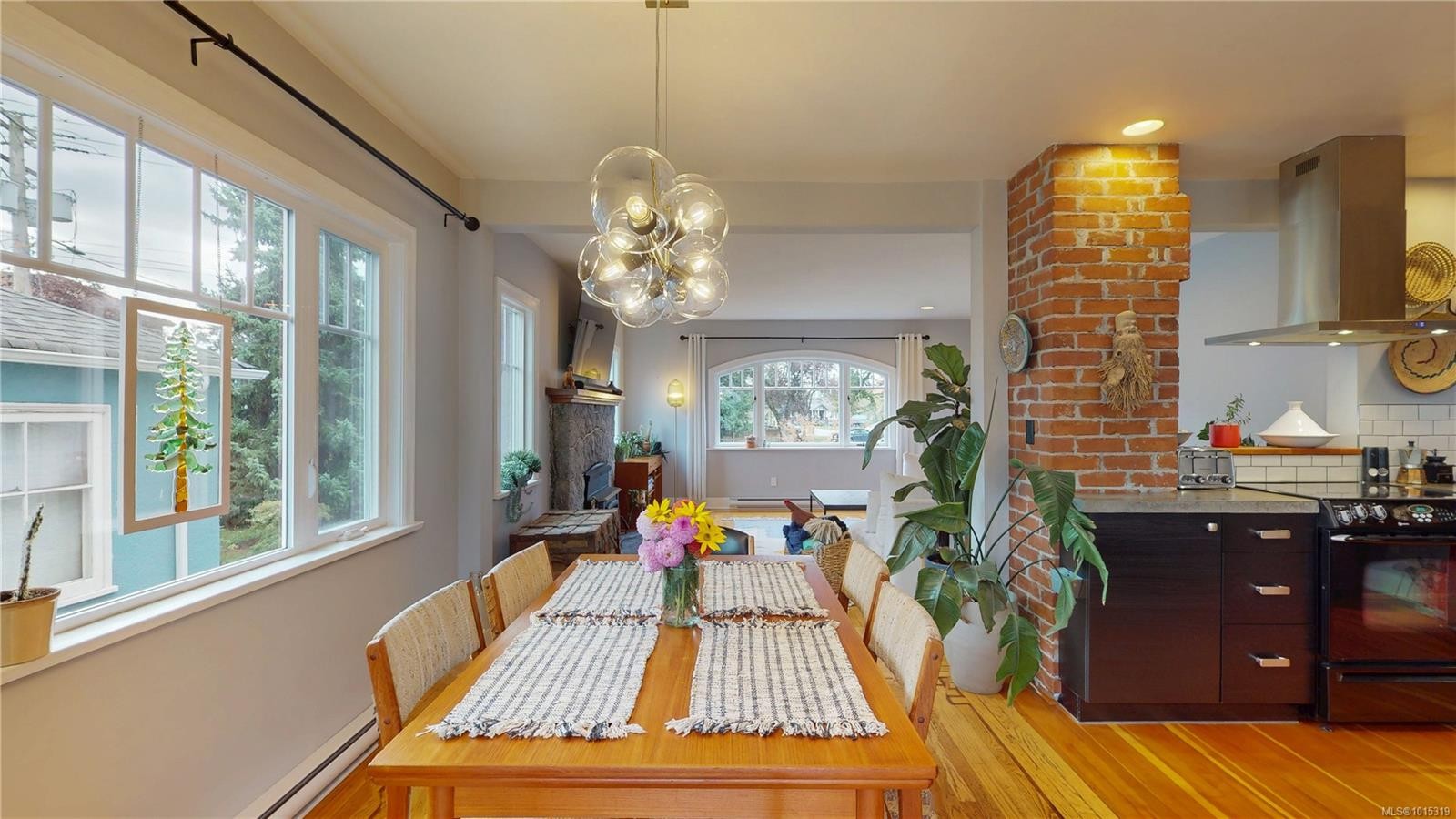 1024 Tolmie Ave, Saanich, BC