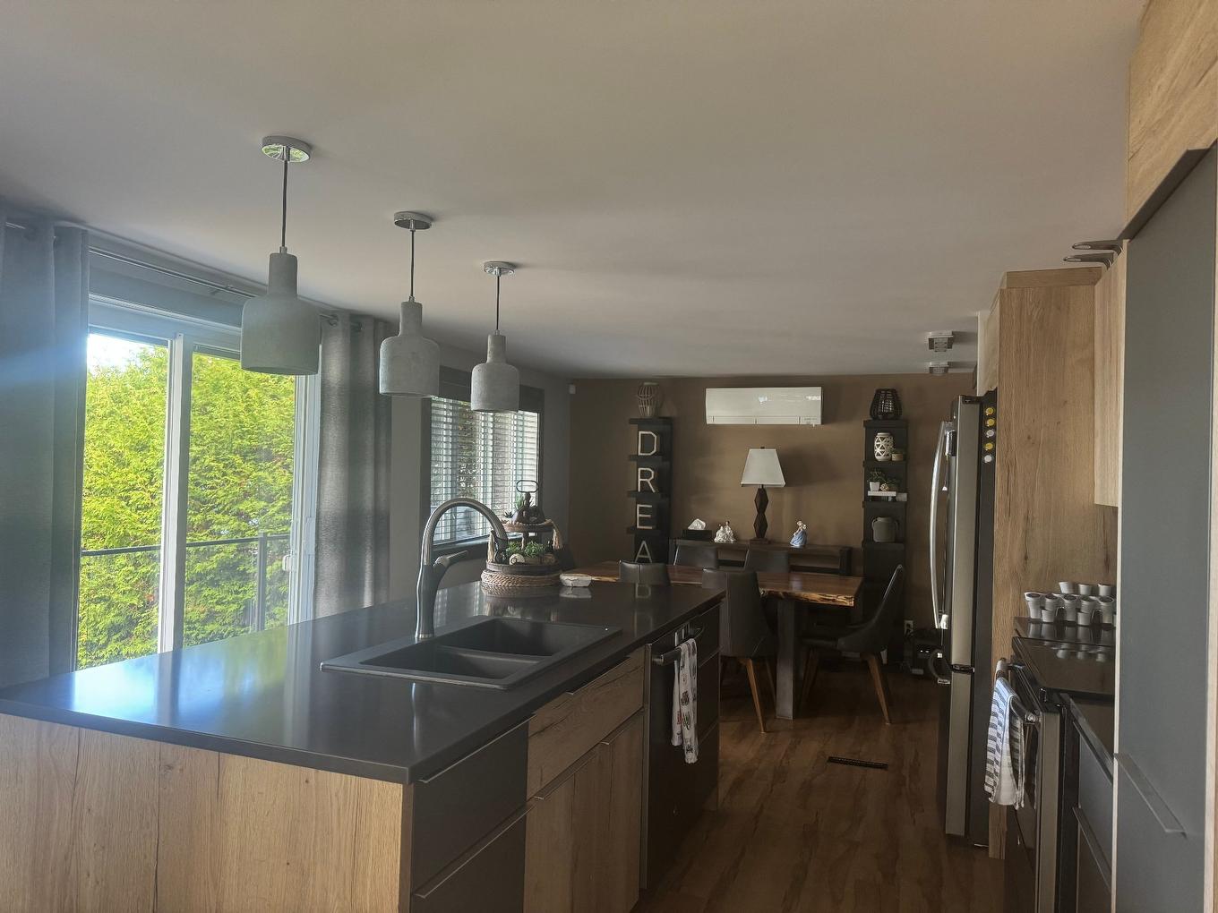 Cuisine - 1288 Ch. De La Baie-De-L'Île, Rouyn-Noranda, QC - Indoor Photo Showing Kitchen With Double Sink