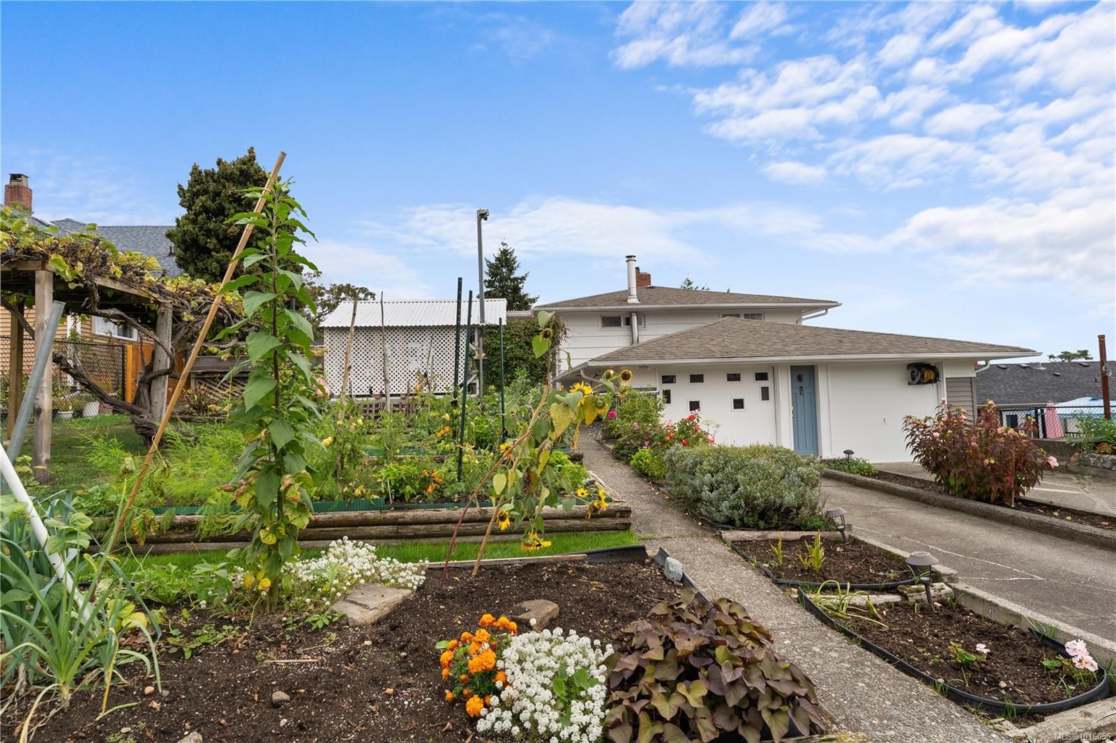 609 Milton St, Nanaimo, BC