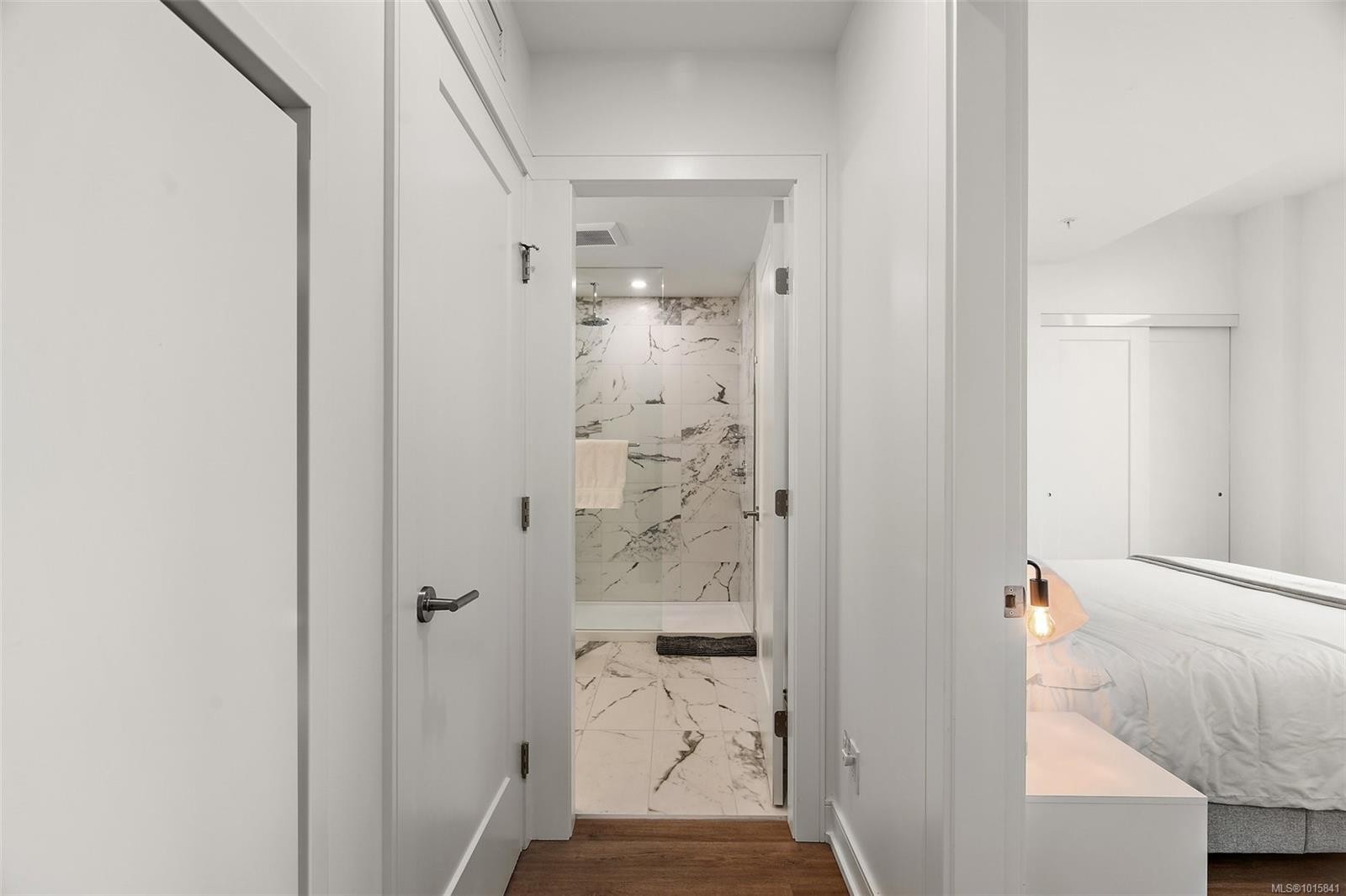 807-1628 Store St, Victoria, BC - Indoor Photo Showing Other Room