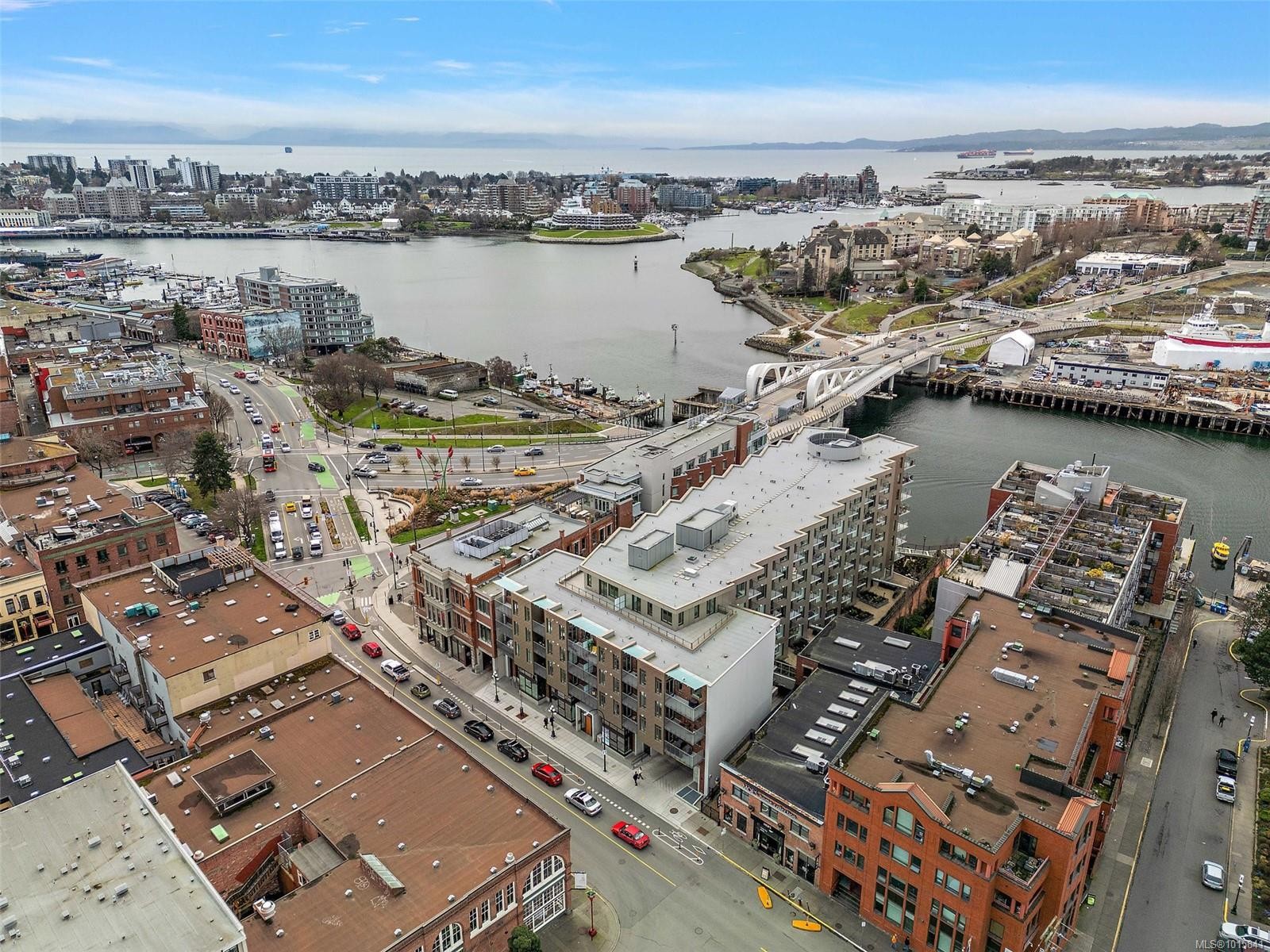 807-1628 Store St, Victoria, BC - Outdoor With Body Of Water With View