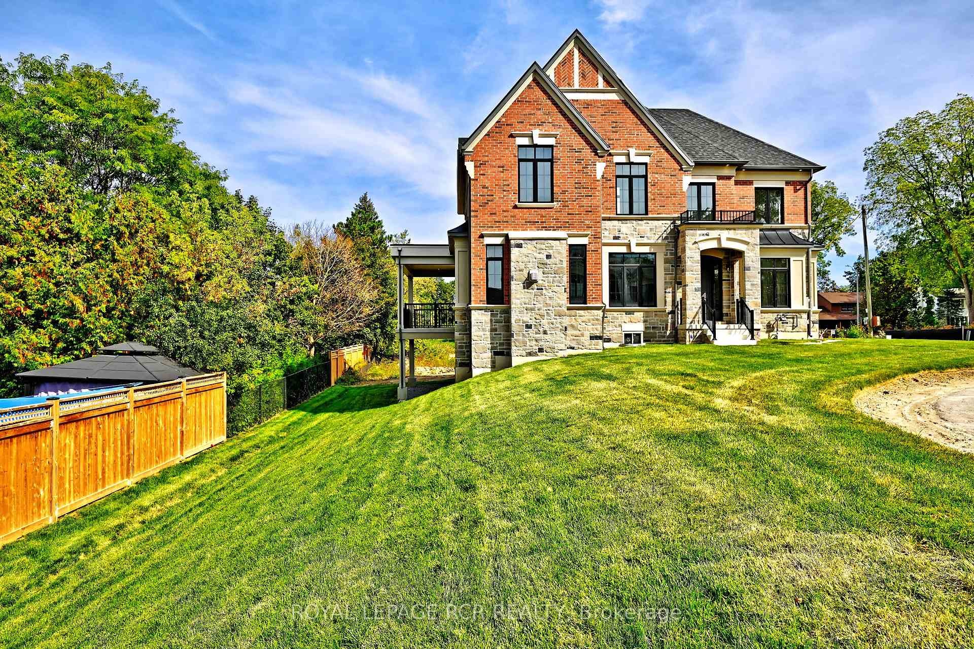 10 William Heath Court, Aurora, ON - Outdoor