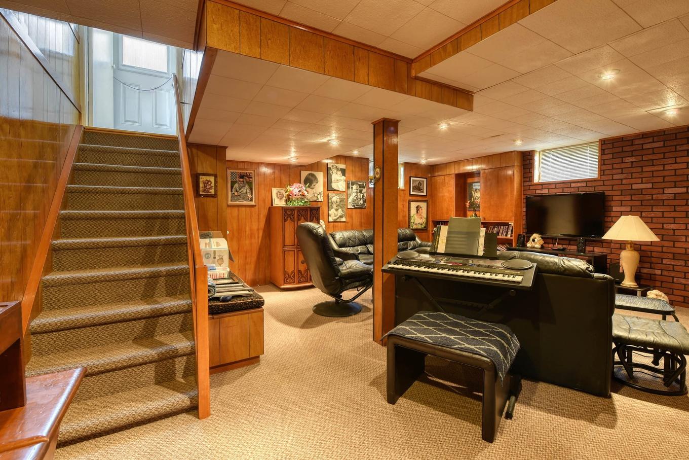 Family room - 875 Av. Devonshire, Laval (Chomedey), QC - Indoor Photo Showing Other Room