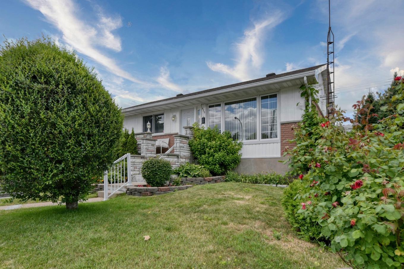 Frontage - 875 Av. Devonshire, Laval (Chomedey), QC - Outdoor