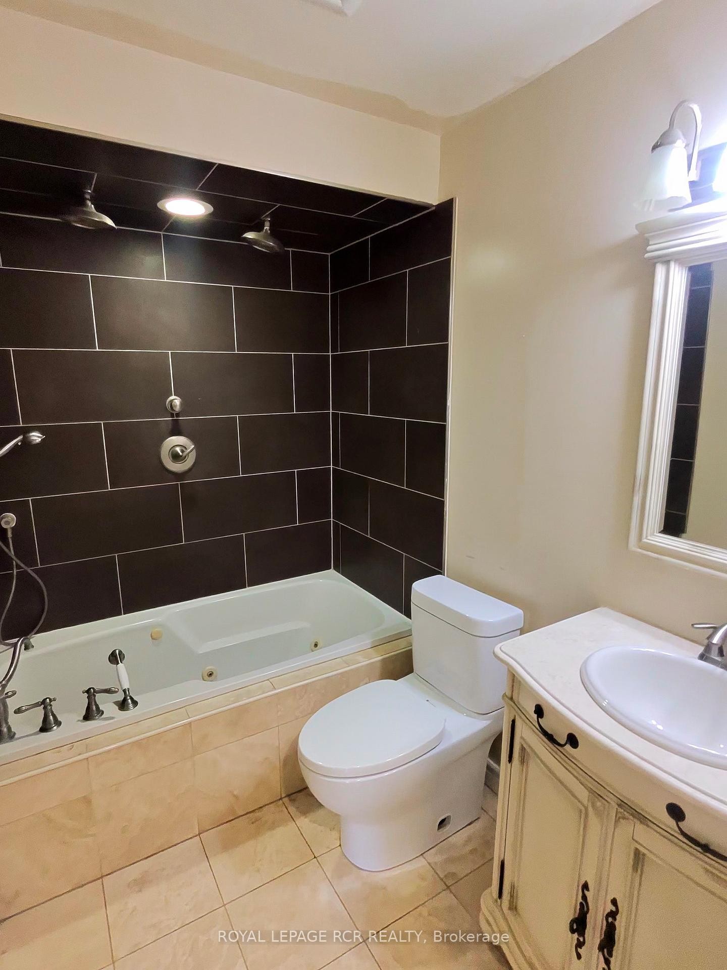 5 Church Street, Amaranth, ON - Indoor Photo Showing Bathroom