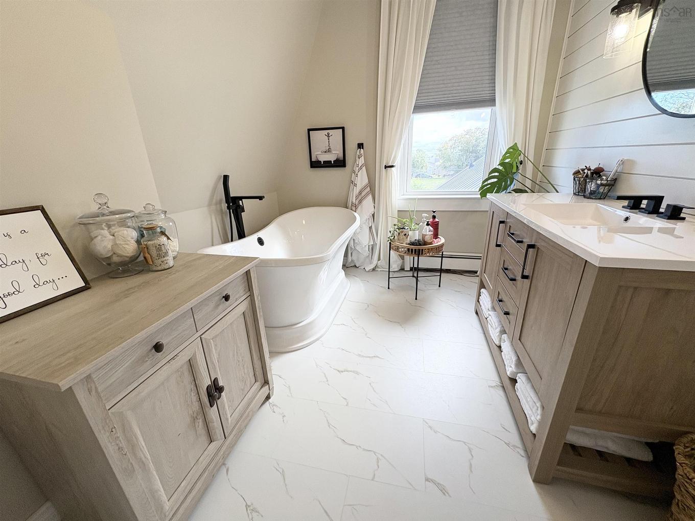 21 Oak Street, Pictou, NS