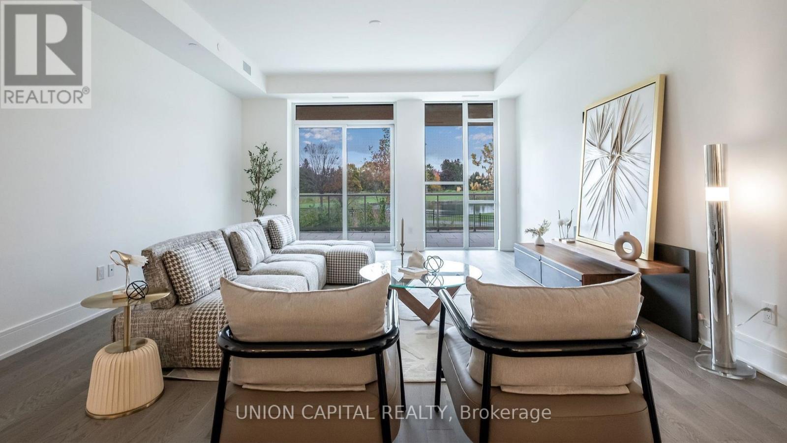 19 - 399 Royal Orchard Boulevard, Markham, ON - Indoor