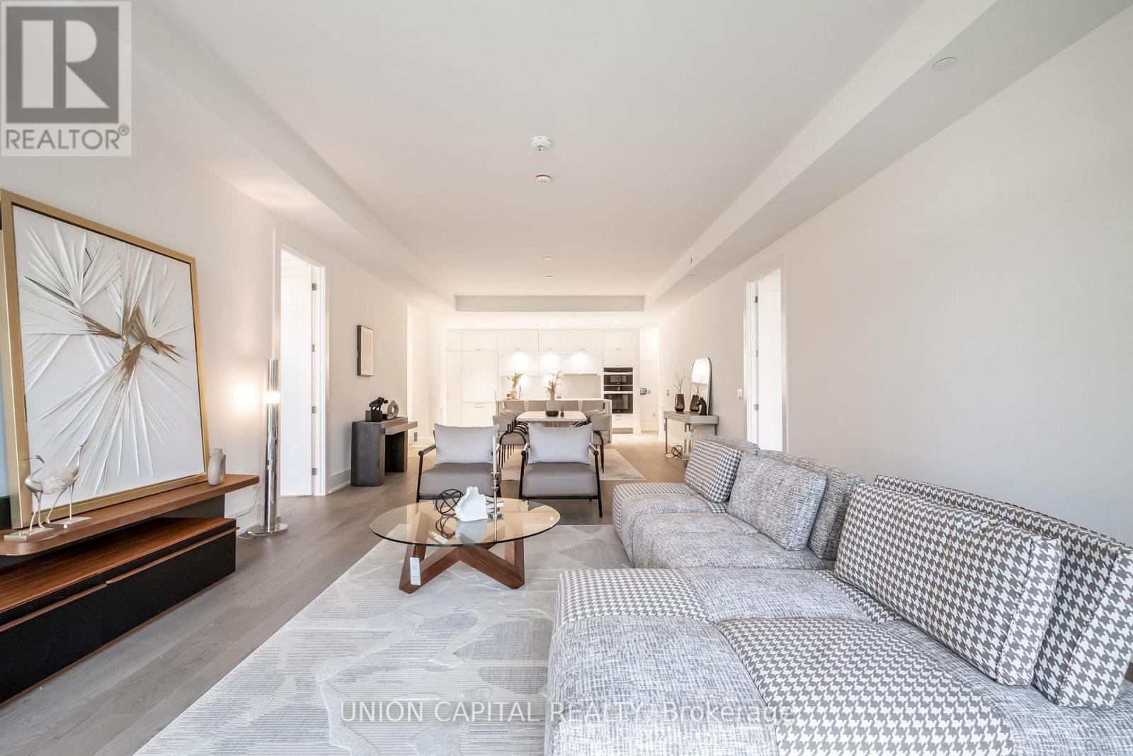 19 - 399 Royal Orchard Boulevard, Markham, ON - Indoor Photo Showing Living Room