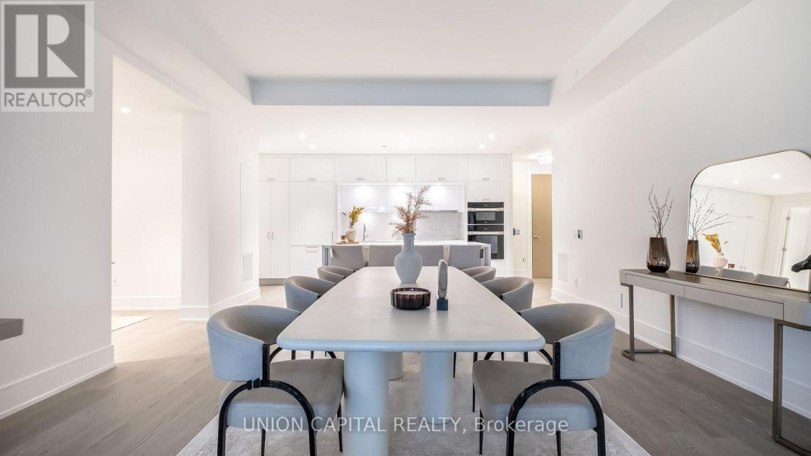 19 - 399 Royal Orchard Boulevard, Markham, ON - Indoor