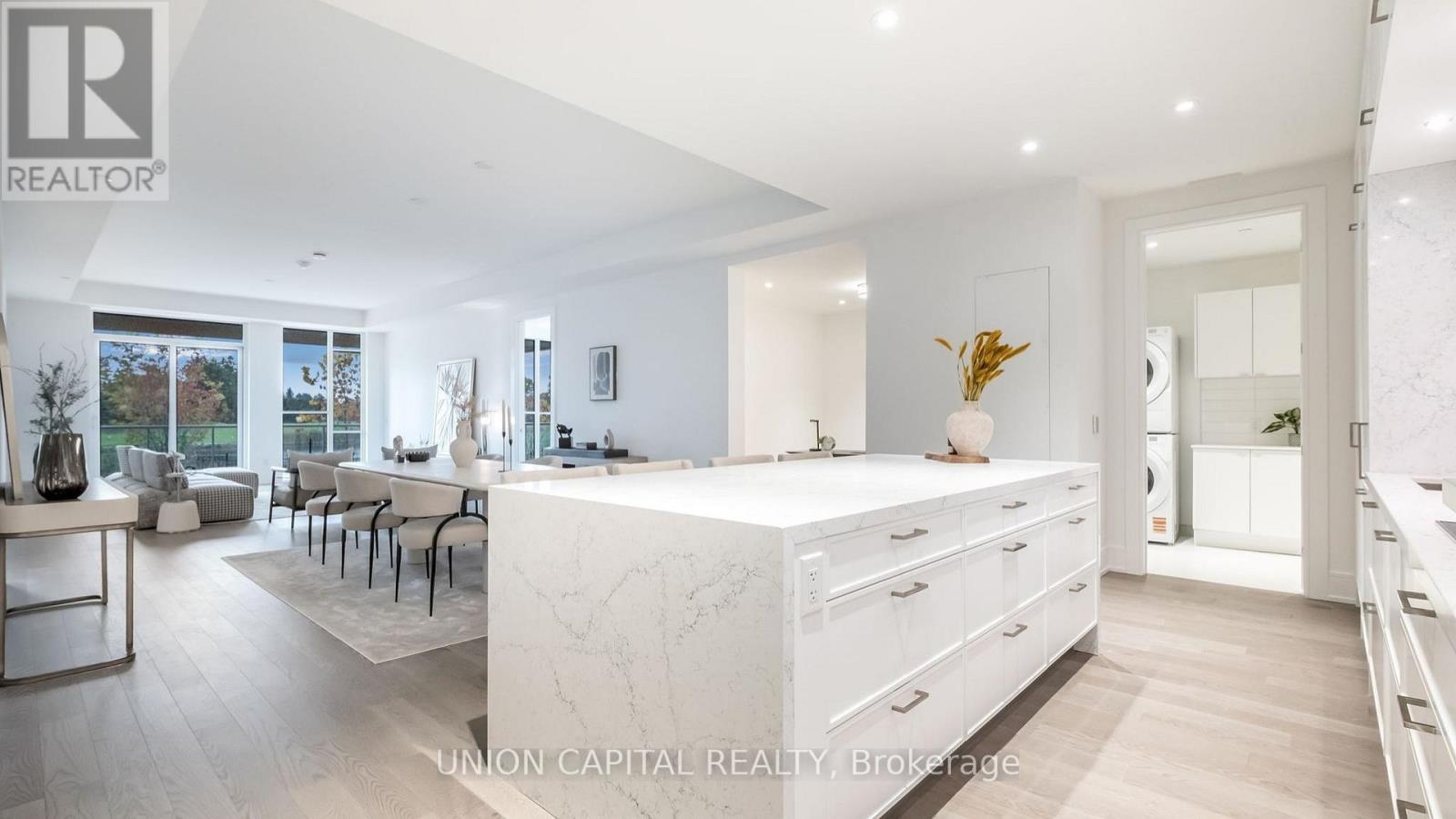 19 - 399 Royal Orchard Boulevard, Markham, ON - Indoor