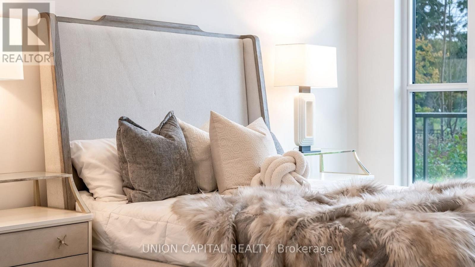 19 - 399 Royal Orchard Boulevard, Markham, ON - Indoor Photo Showing Bedroom