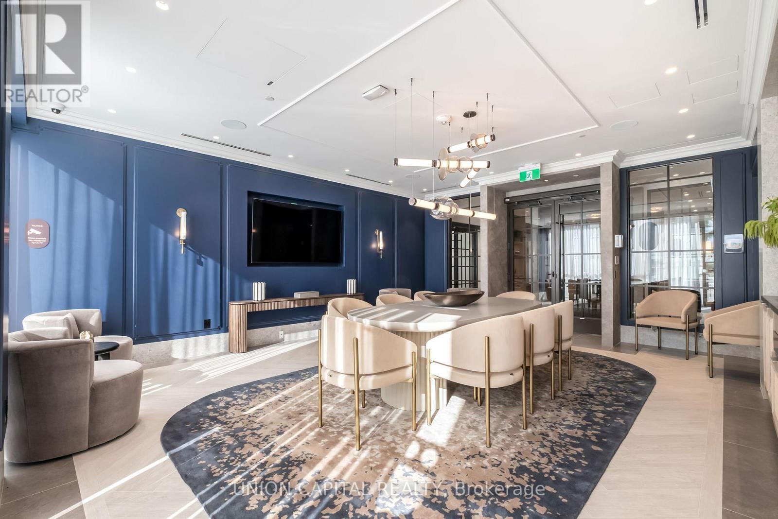 19 - 399 Royal Orchard Boulevard, Markham, ON - Indoor