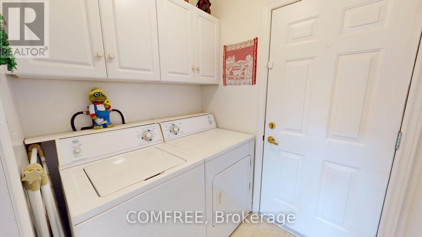 12 - 12 Pond View Drive, Wellesley, ON - Indoor Photo Showing Laundry Room