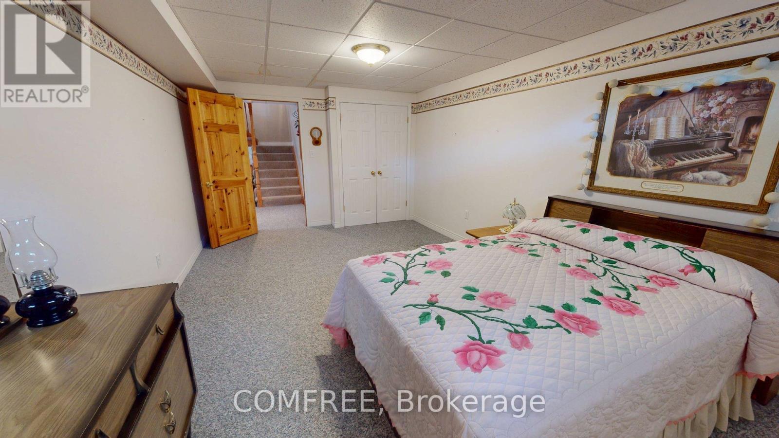 12 - 12 Pond View Drive, Wellesley, ON - Indoor Photo Showing Bedroom