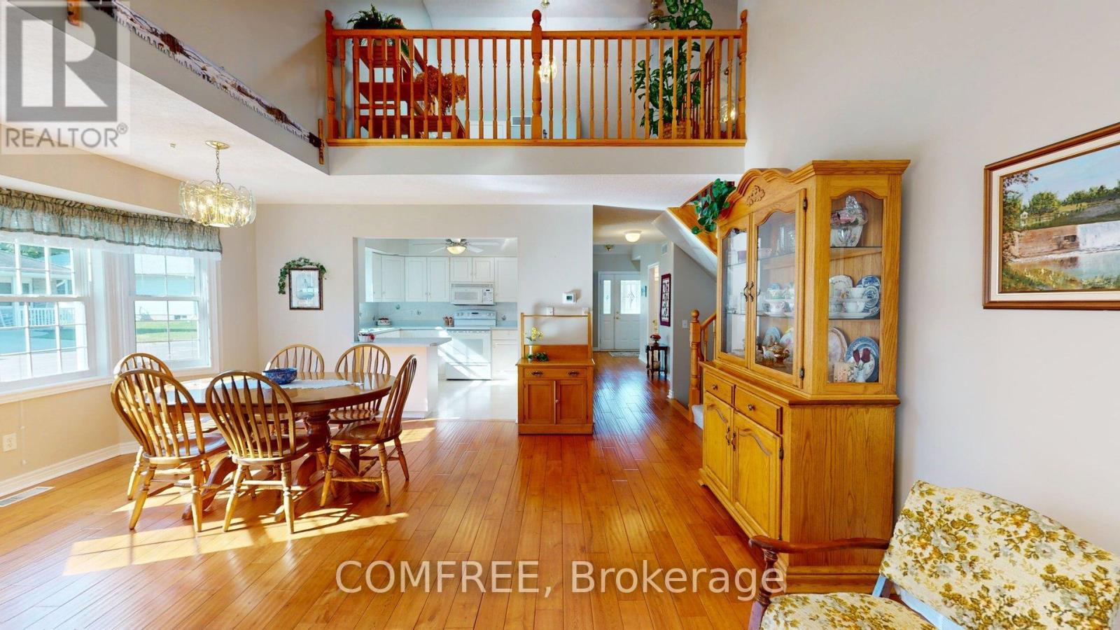 12 - 12 Pond View Drive, Wellesley, ON - Indoor Photo Showing Dining Room