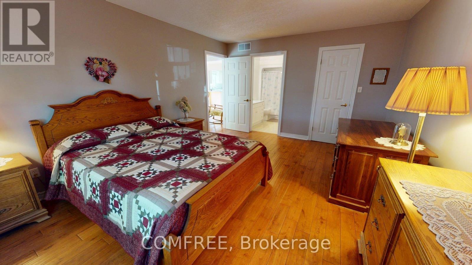 12 - 12 Pond View Drive, Wellesley, ON - Indoor Photo Showing Bedroom