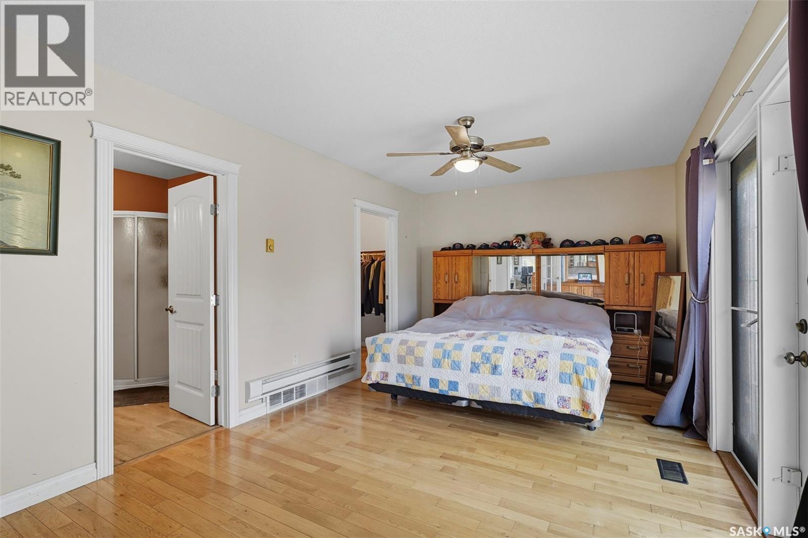 122 Main Street, Radisson, SK - Indoor Photo Showing Bedroom