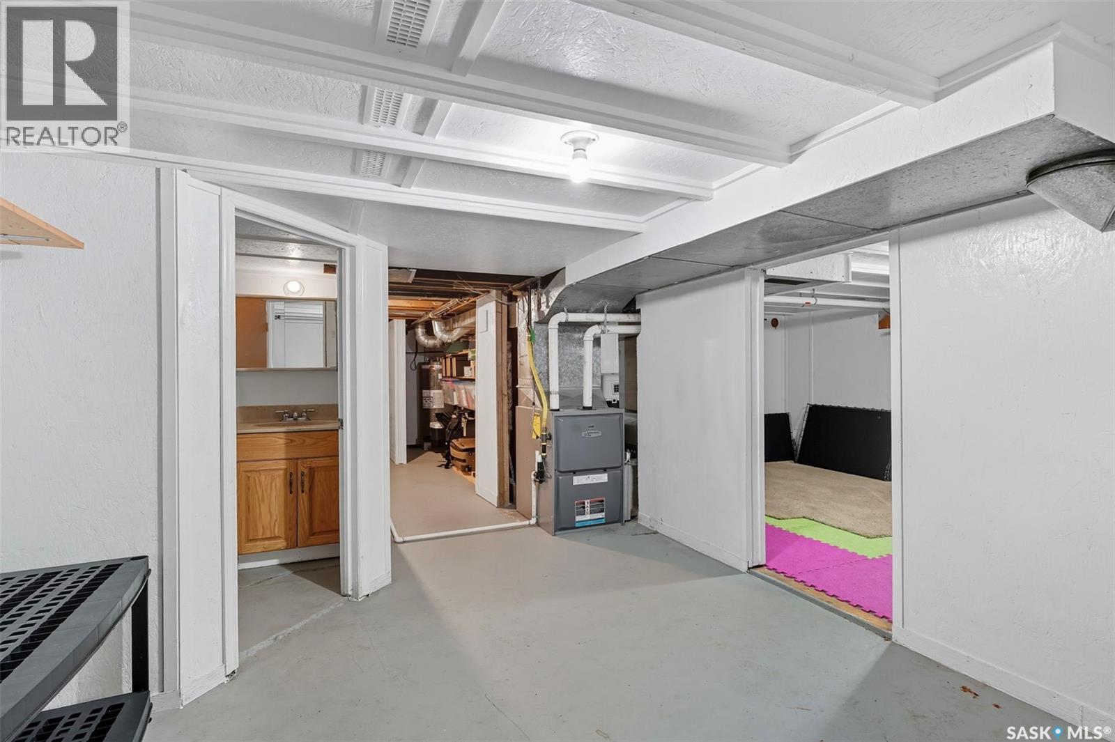 122 Main Street, Radisson, SK - Indoor