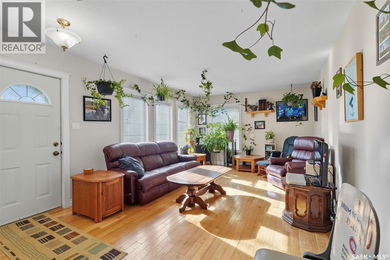 122 Main Street, Radisson, SK - Indoor