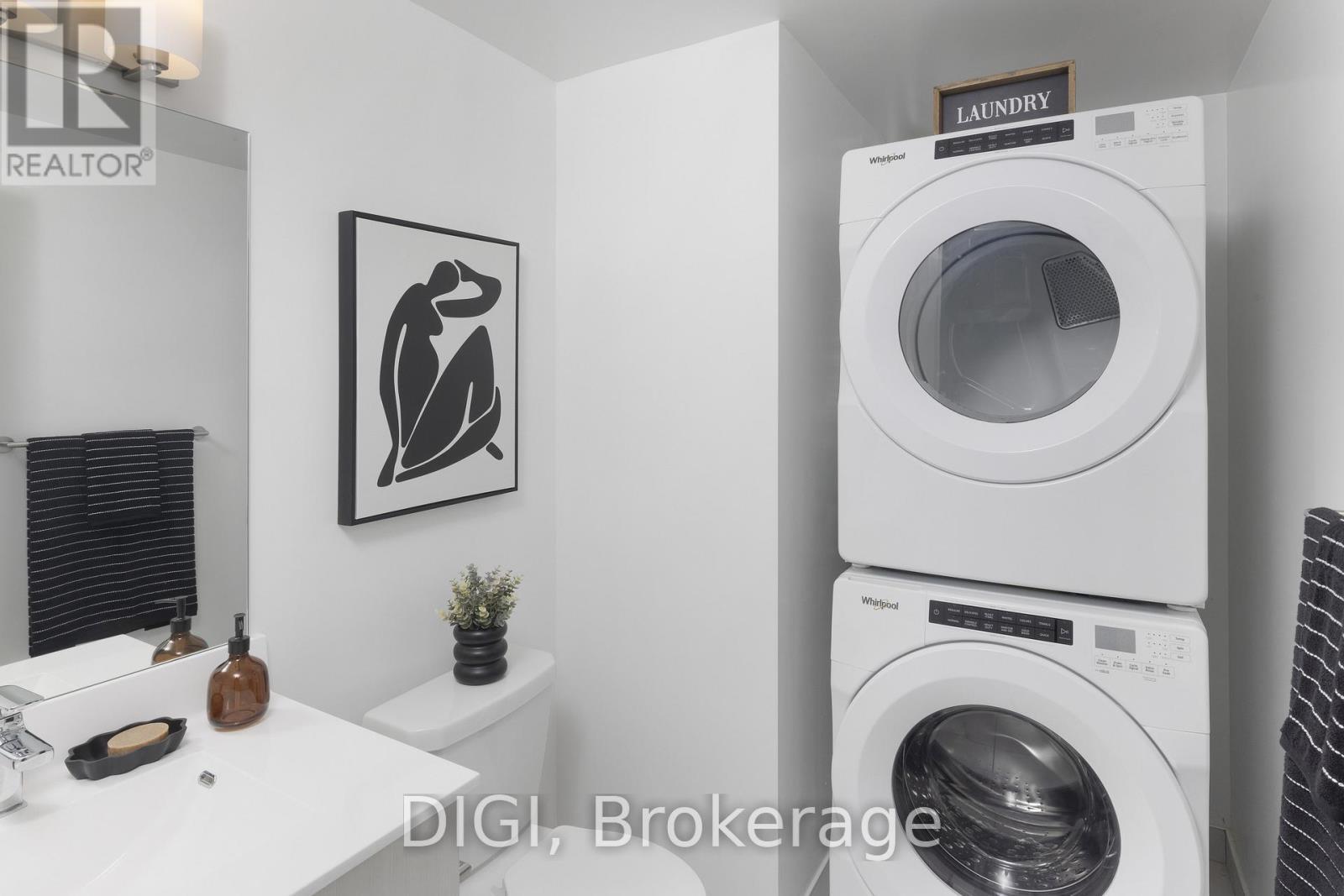 3605 - 325 Yorkland Boulevard, Toronto, ON - Indoor Photo Showing Laundry Room