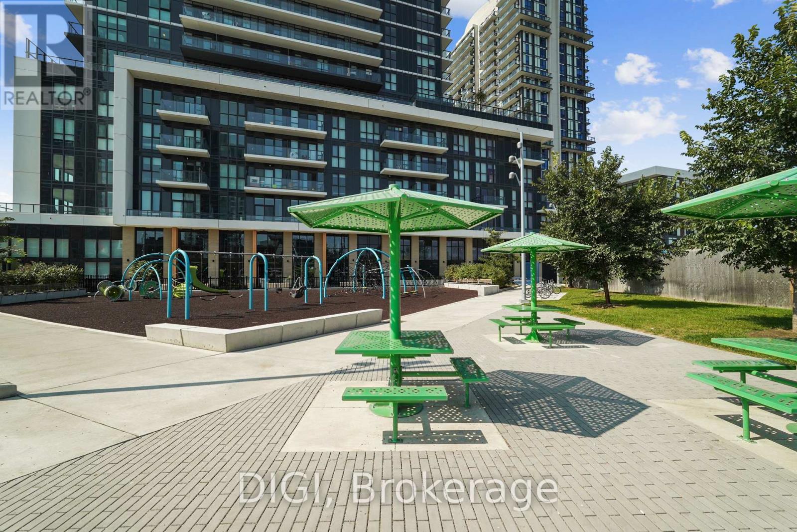 3605 - 325 Yorkland Boulevard, Toronto, ON - Outdoor With Facade