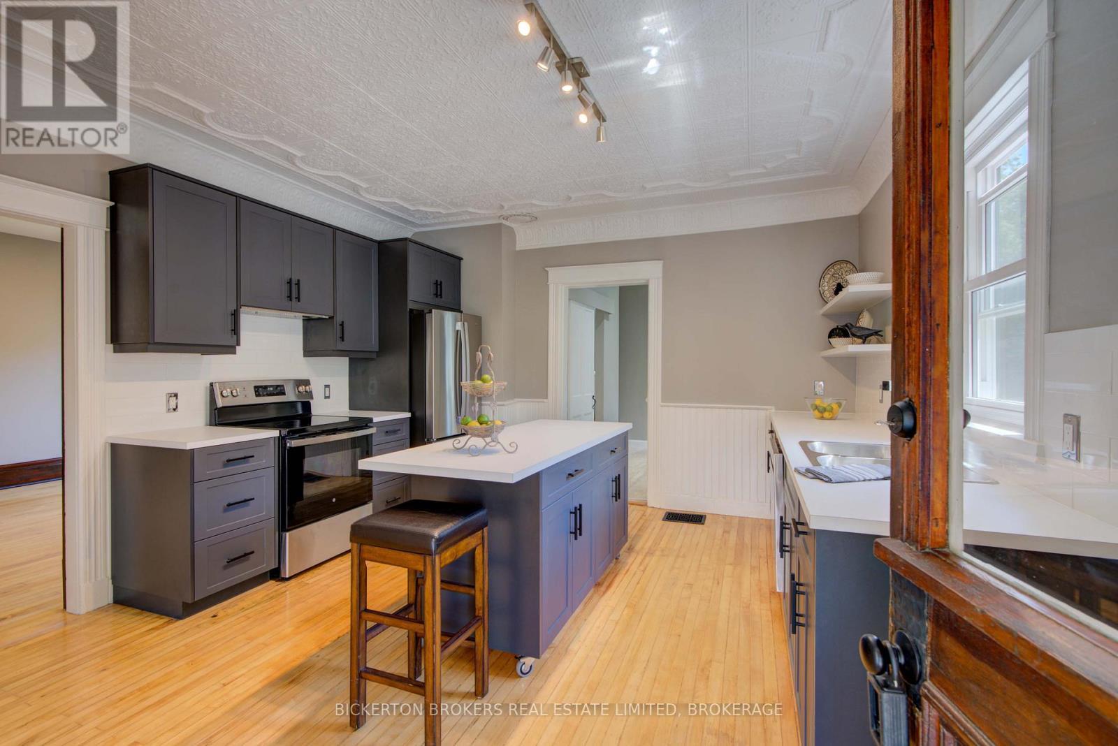 153 Main Street, Leeds And The Thousand Islands, ON - Indoor Photo Showing Kitchen