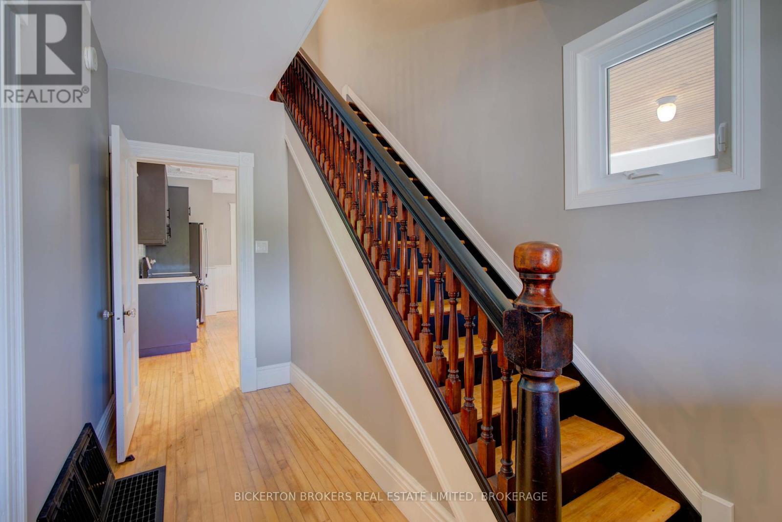 153 Main Street, Leeds And The Thousand Islands, ON - Indoor Photo Showing Other Room