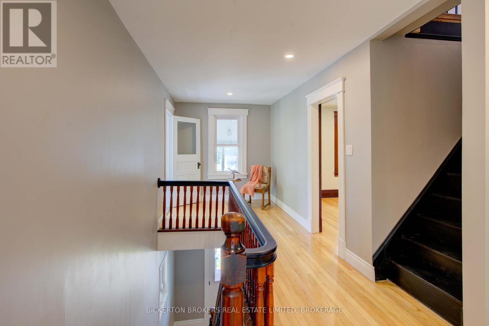 153 Main Street, Leeds And The Thousand Islands, ON - Indoor Photo Showing Other Room