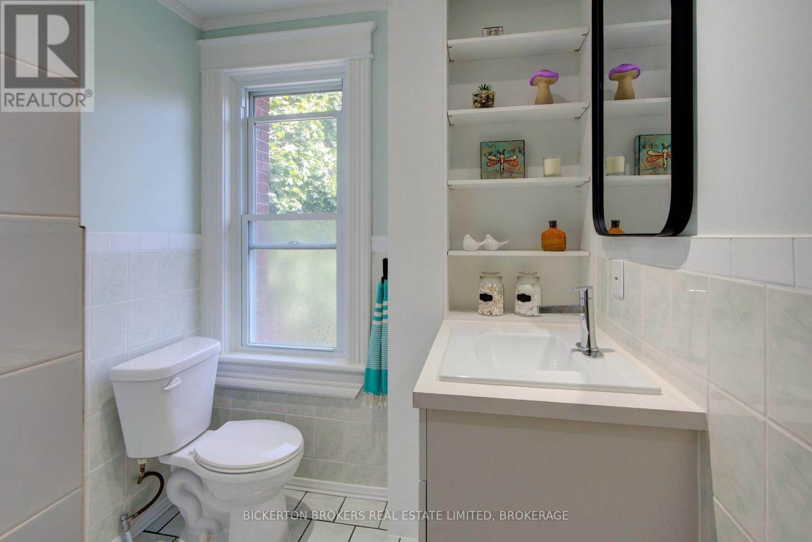 153 Main Street, Leeds And The Thousand Islands, ON - Indoor Photo Showing Bathroom